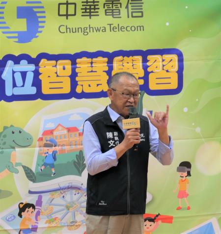 陳文亮副執行長表示，南服中心促成此次公益合作，就是希望藉此拋磚引玉，未來能有更多企業與單位響應，讓小愛變成大愛，照顧到更多偏鄉及社福機構的孩子。