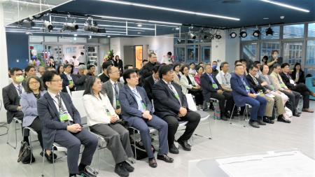 生物技術開發中心於5月13日舉行南部辦公室揭牌典禮，宣告生技中心由北向南擴展，推動南台灣智慧健康產業發展的新篇章。
