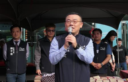 許乃文執行長表示，南服中心近年的新春揮毫活動融入客家元素，要將客家文化之美推廣至民眾日常。