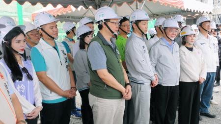 2026年5月16日行政院長卓榮泰視察屏東國際棒球場工程進度