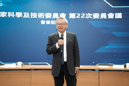 行政院政務委員兼國科會主委吳誠文表示，政府將偕同部會積極落實推動「AI新十大建設」及「五大信賴產業」，鞏固支撐國家長遠發展的科技實力。.jpg