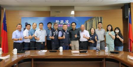 高雄地檢署余彬誠主任檢察官今(14)日率領其團隊拜會行政院南部聯合服務中心，洽談社會勞動人至南服中心服務的可能性。