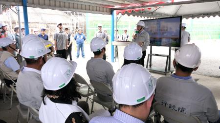 2026年5月16日行政院長卓榮泰視察屏東國際棒球場工程進度