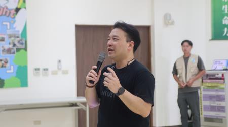 韓長龍教授介紹楠梓污水處理廠的設施概況與污水處理流程。
