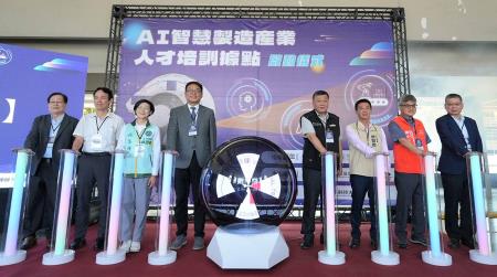 來自80多家產官學界代表共同出席，政府與產業攜手推動AI專業人才培訓，為南部產業升級與人才轉型，進而強化南部智慧製造技術的在地根基。 高分署/提供。