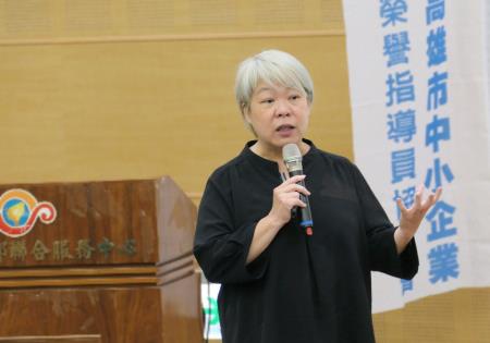 陳瓊華講師主講「AI數位工具應用」，帶領學員進入生成式人工智慧（Gen AI）世界，提升學員在職場中應用AI工具的能力。
