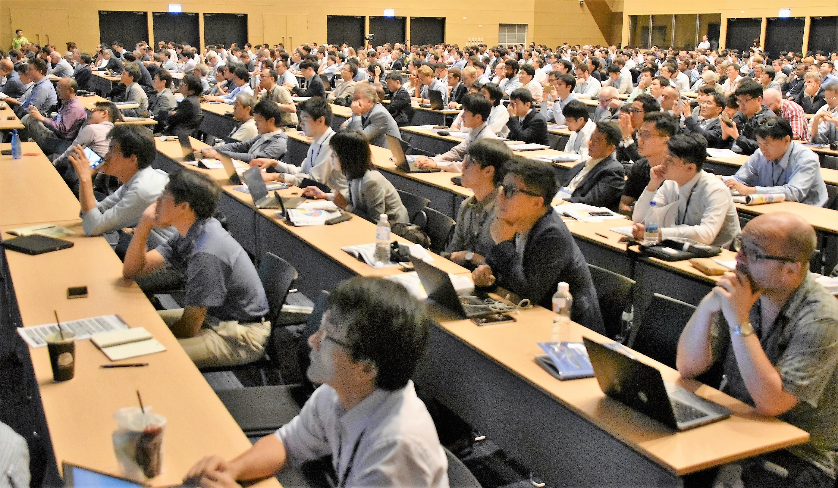 近30國1100位微系統產學研專家學者齊聚高雄展覽館會場。.jpg