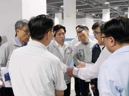 前鎮漁港啟動「2年試營運計畫」　南服中心陪同視察關注漁業人權與漁港轉型