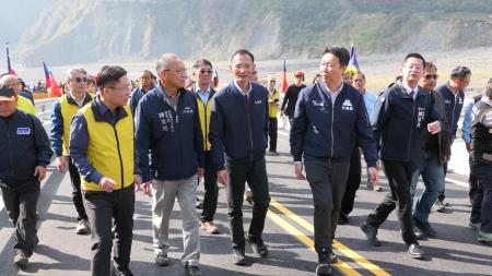 台20線關鍵節點「明霸克露橋」，歷經28個月施工並重新命名「瓦筏哈橋」，1月28日通車。