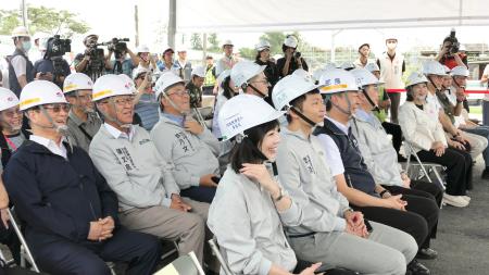 2026年5月16日行政院長卓榮泰視察高速鐵路屏東車站特定區路段臺鐵改善暨六塊厝車站遷建建設計畫進度
