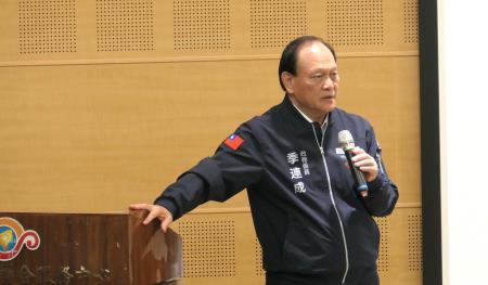 季連成政委指出，分享該次救災能在20天內完成，除了國軍全力投入外，「鏟子超人」更是關鍵力量。