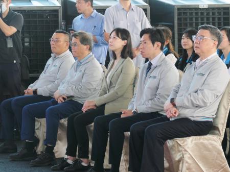2026年6月5日行政院長卓榮泰視察臺中港營建剩餘土石方去化推動情形