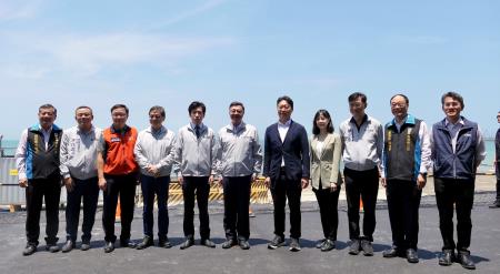 2026年6月5日行政院長卓榮泰視察臺中港營建剩餘土石方去化推動情形