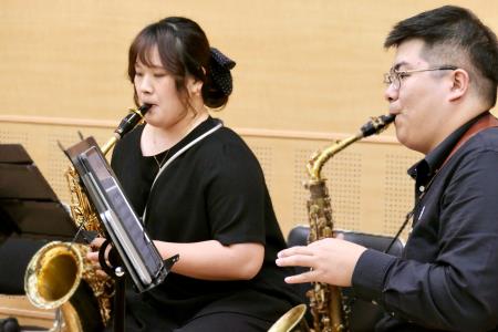 南服中心飄起薩克斯風樂聲　民眾近距離感受四重奏魅力