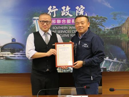 台日大學生參訪南服中心 跨國交流認識政府運作_6