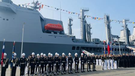 海軍敦睦遠航艦隊停泊高雄港，新濱營區舉行歡迎儀式暨文宣館開幕活動。