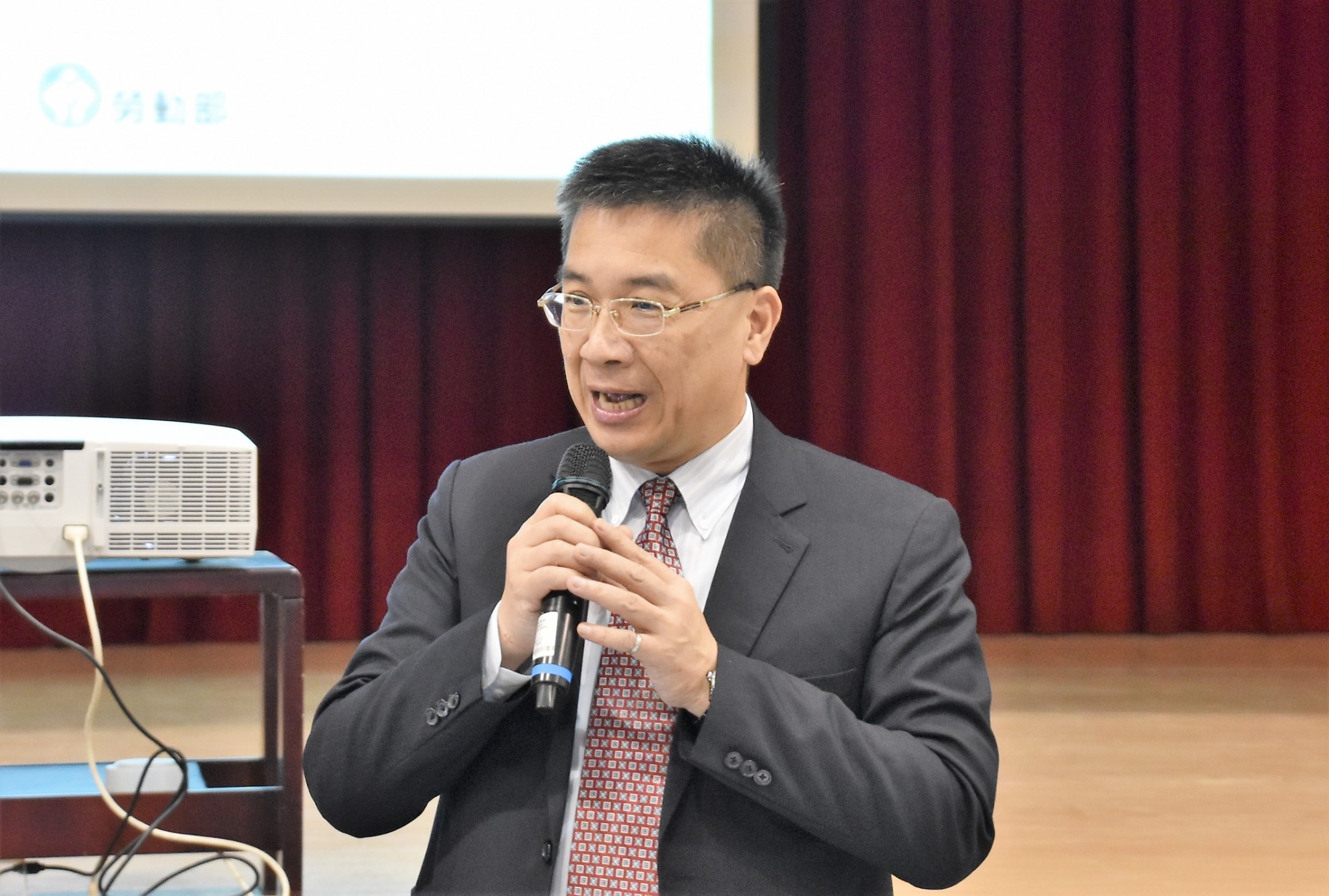 行政院政務委員兼發言人徐國勇致詞.jpg