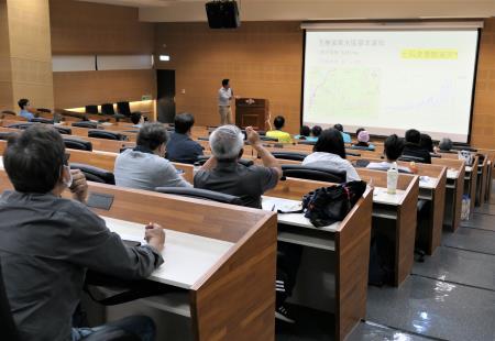 南服中心與農村水保署南分署於3月26日共同舉辦防災訓練，學員們全神貫注地聽講，學習防救災的相關知識。