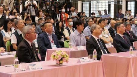 2025年5月19日行政院長卓榮泰出席屏科半導體供應鏈進駐啟動典禮_5