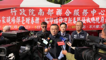 許乃文執行長表示，南服中心近年的新春揮毫活動融入客家元素，要將客家文化之美推廣至民眾日常。