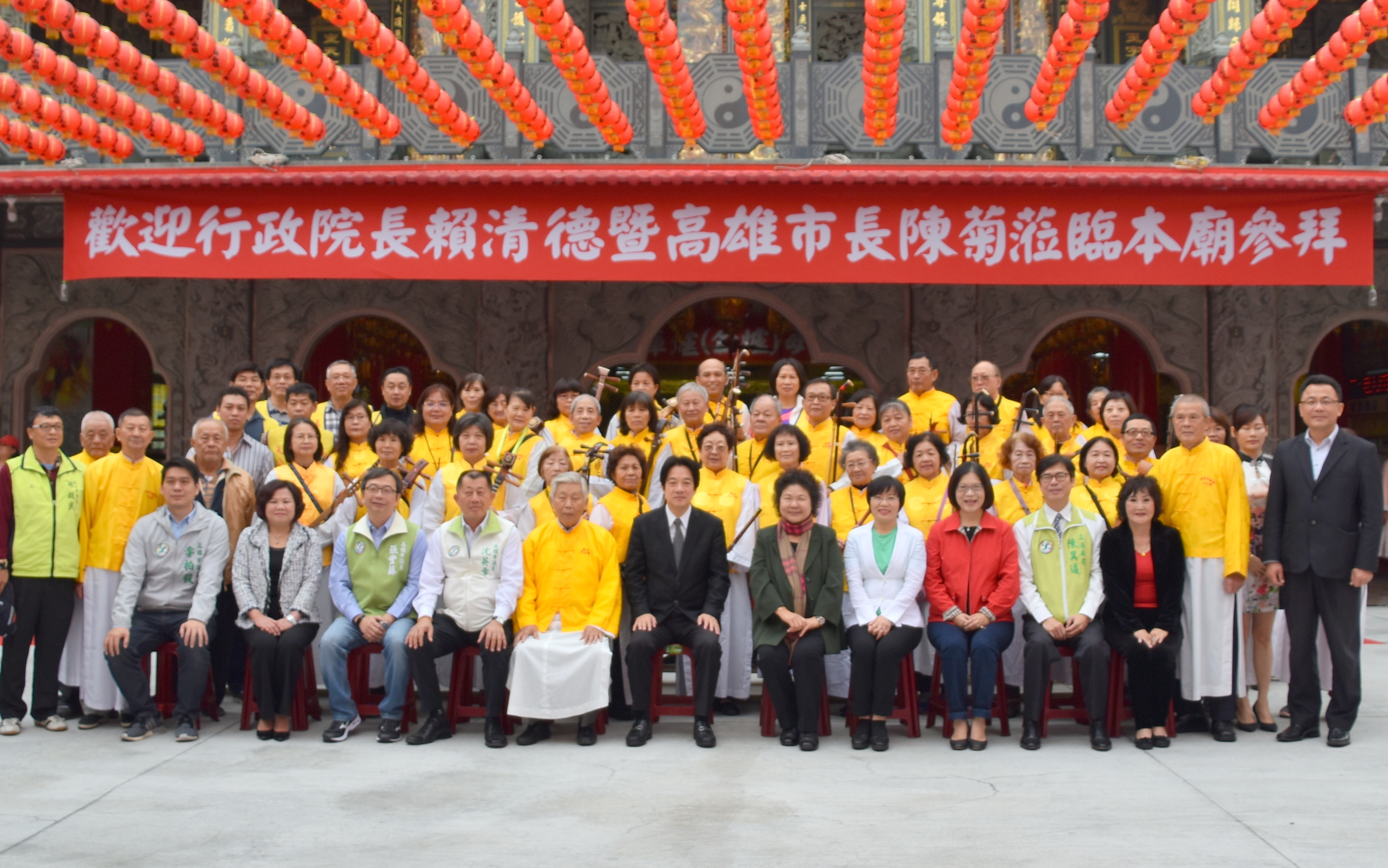 賴院長在左營區新庄仔天公廟參拜祈福.jpg