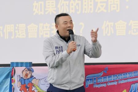 執行長許乃文表示，青少年若遇疑似詐騙情形，應立即向師長反映或撥打165專線。