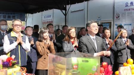 中央政府首座「近零碳建築」！海委會新建廳舍今(19)日上樑。