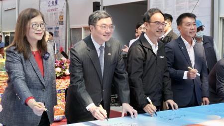 中央政府首座「近零碳建築」！海委會新建廳舍今(19)日上樑。