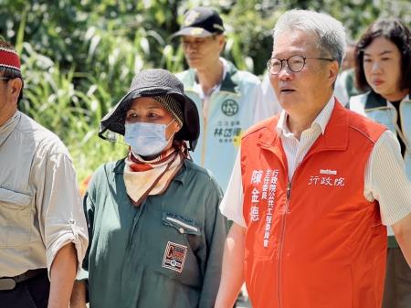 圖2說：陳政委率相關人員現勘.jpg