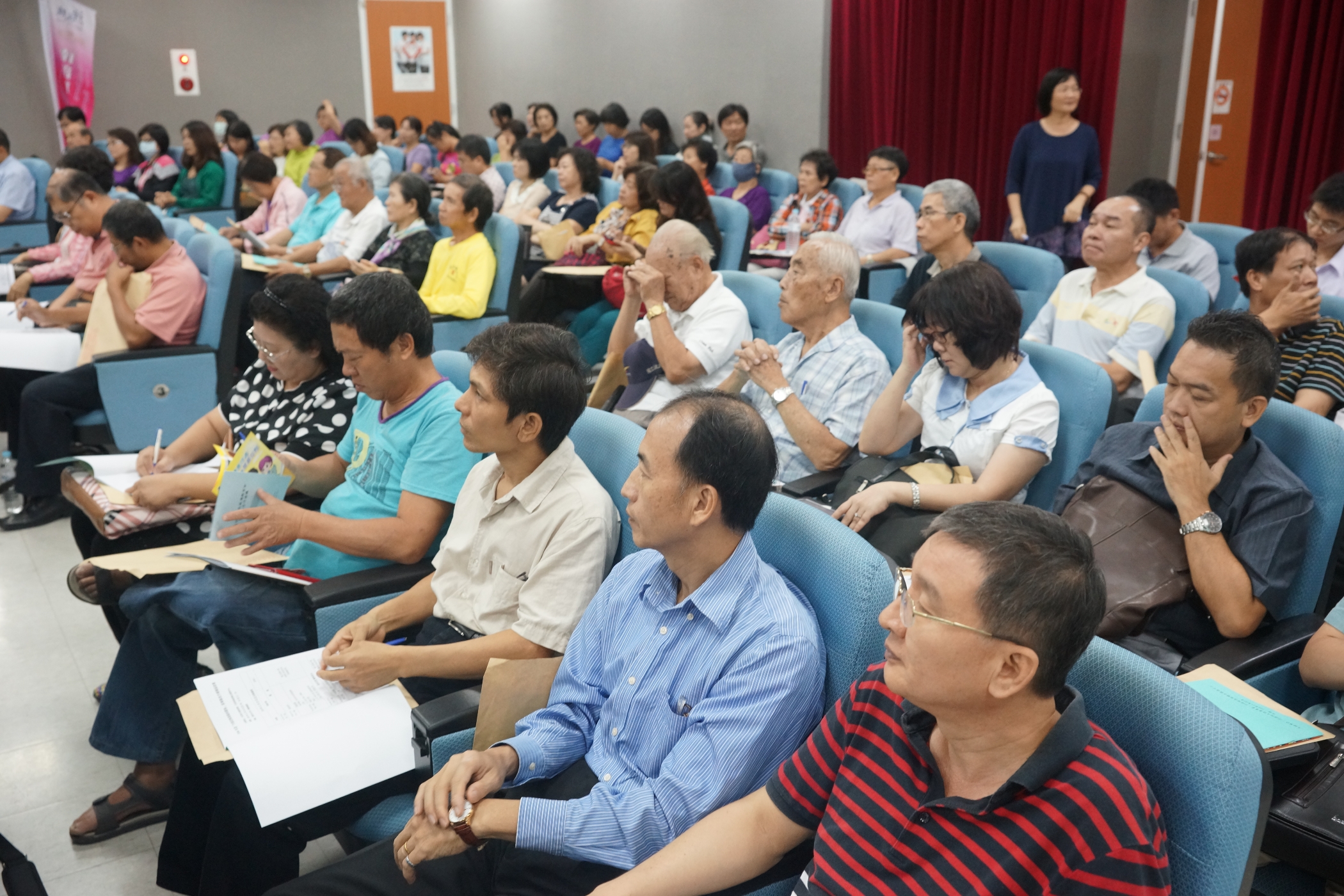 兩岸關係屏東鄉親座談會在屏東市公所舉行