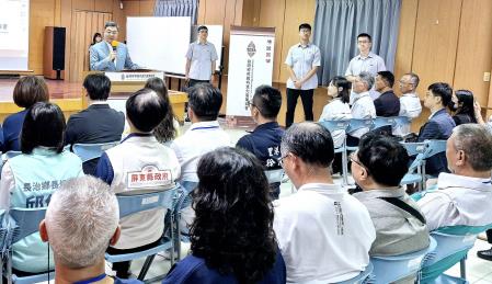卓揆參訪屏東可可產業　陳文亮副執行長陪同