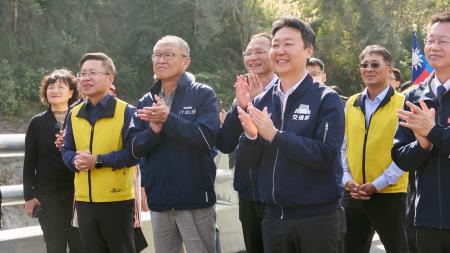 台20線關鍵節點「明霸克露橋」，歷經28個月施工並重新命名「瓦筏哈橋」，1月28日通車。