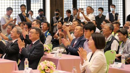 2025年5月19日行政院長卓榮泰出席屏科半導體供應鏈進駐啟動典禮_4
