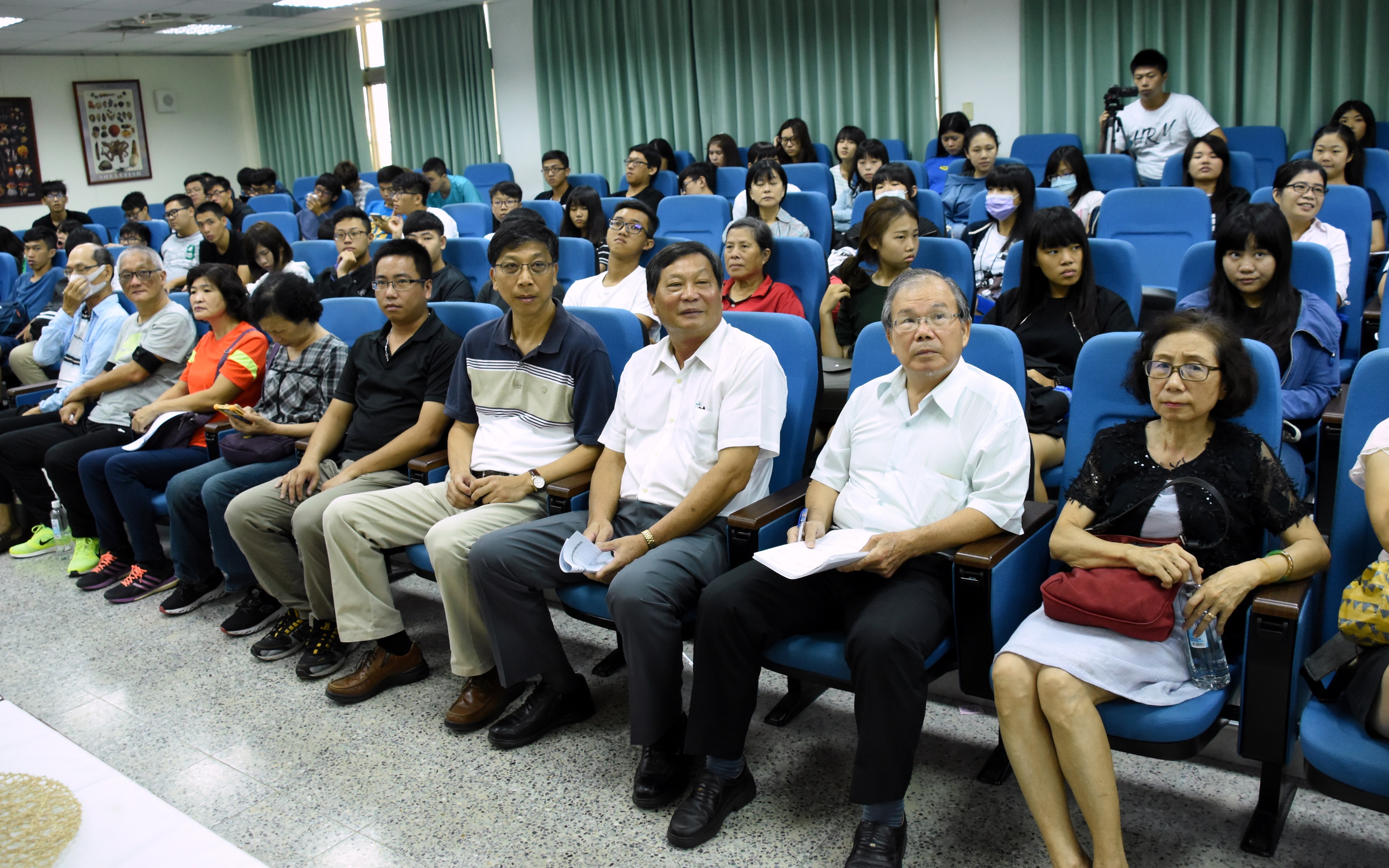 行政院南部聯合服務中心18日在屏科大舉辦「低碳飲食與農產食品安全」校園宣導活動.jpg
