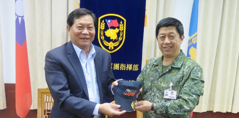 許副執行長拜會八軍團指揮官中將陳曉明.jpg