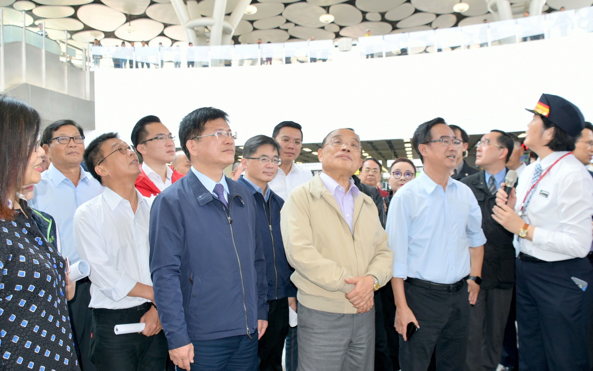 蘇貞昌院長視察高雄鐵路地下化通車後車站廢氣污染改善情形(4).jpg