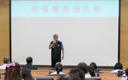 謝文斌副執行長表示，人工智慧早在三、四十年前就已有雛形，近年來更深入各行各業，帶來巨大改變。