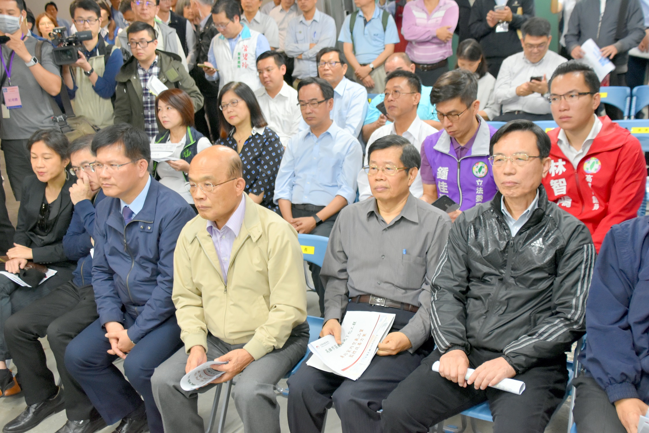 蘇貞昌院長視察高雄鐵路地下化通車後車站廢氣污染改善情形 (2).jpg