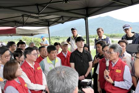 2026年6月27日行政院長卓榮泰視察屏東內埔鄉中林排水改善工程