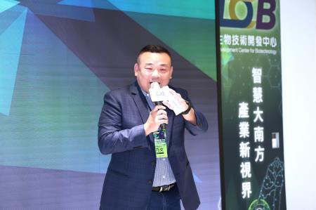許乃文執行長提到，DCB進駐南部後，結合生技與AI等跨領域技術，呼應了賴總統「健康台灣」的政策，也強化南部作為「精準健康」產業重鎮的地位。 