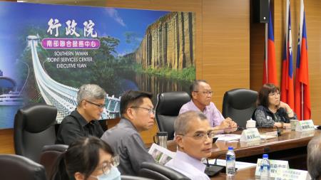 行政院南部聯合服務中心今（21）日與南部12個中央與地方機關召開「114年南部地區災害區域聯合防災合作平台」會議，針對南部三縣市高風險土石流與崩塌區進行盤點與整備，全力備戰颱風與豪雨災害。
