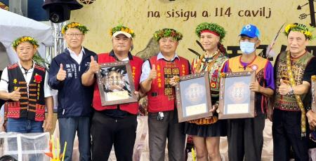 南服中心陳文亮副執行長出席獅子鄉收穫節　肯定排灣族文化傳承精神。