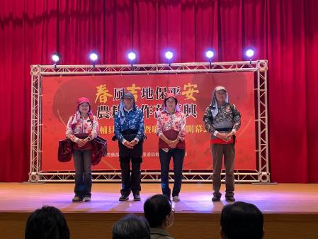 長官穿上防曬衣物組