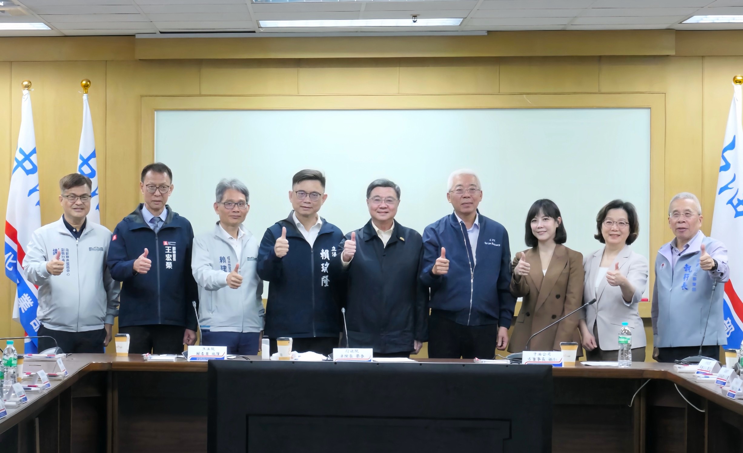 視察中油林園石化廠 卓揆：啟動五大因應措施 穩定國內石化供應鏈與民生必需品